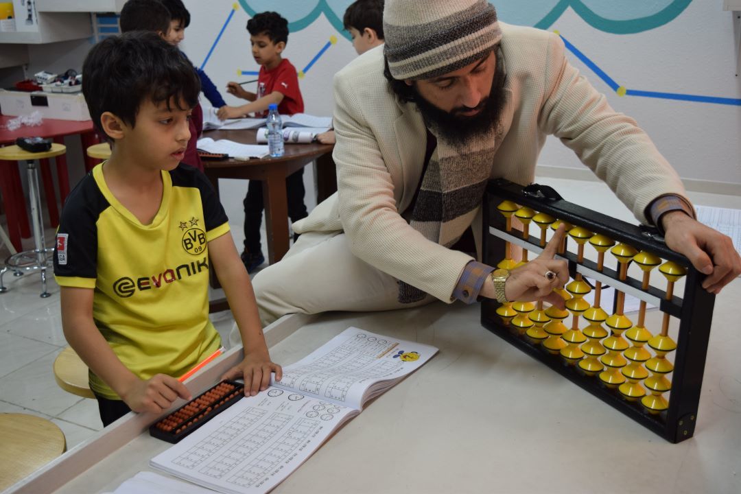 التعاقد مع شركة الخوارزمي الصغير لتعليم الطلاب والطالبات الحساب الذهني
